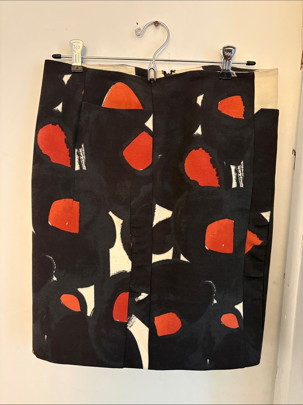 Chloé Black Abstract Print Pencil Skirt with Red Accents